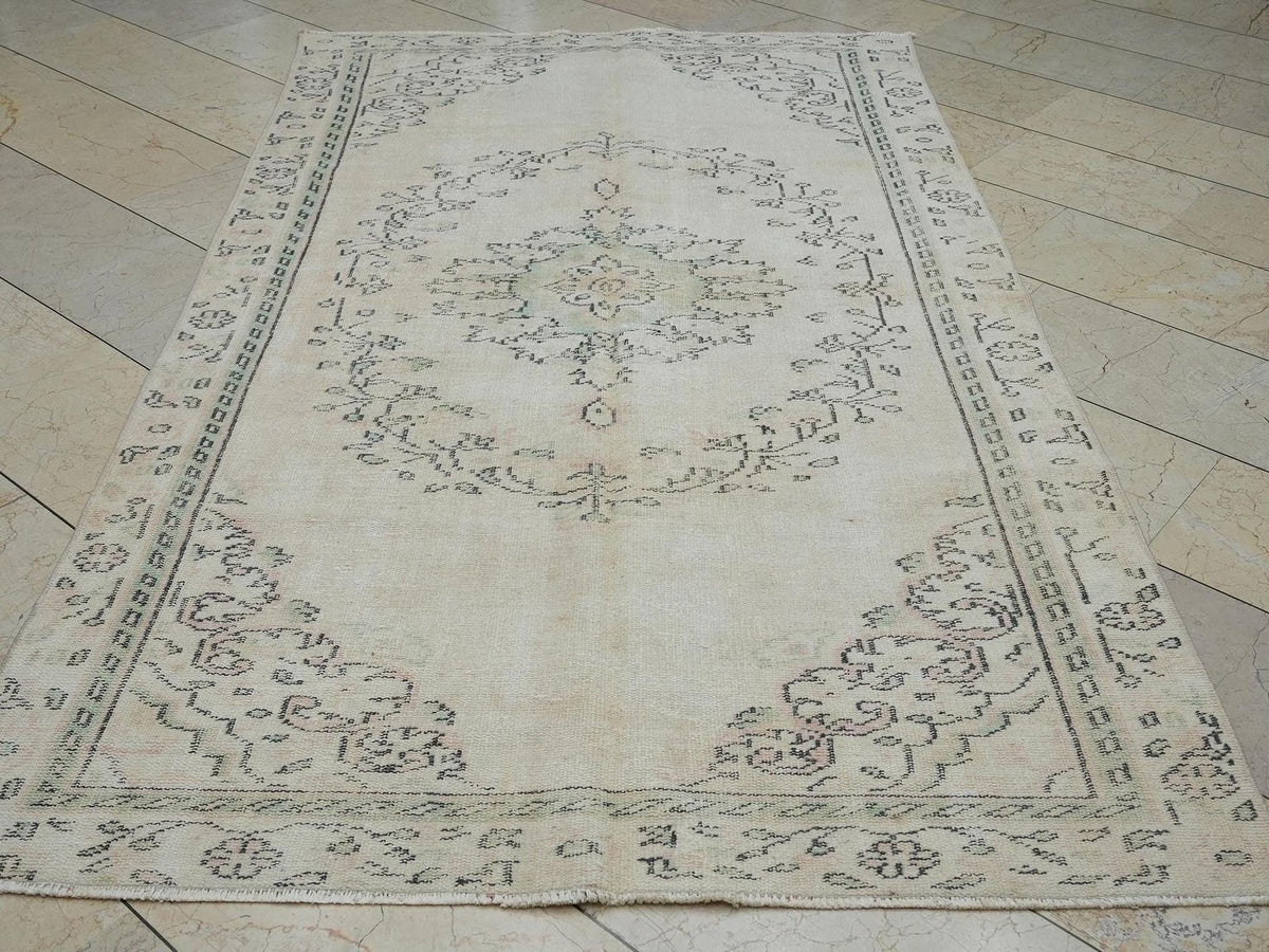 5x8.5 Vintage Handmade Oushak Rug,Floral Turkish Wool Rugs.