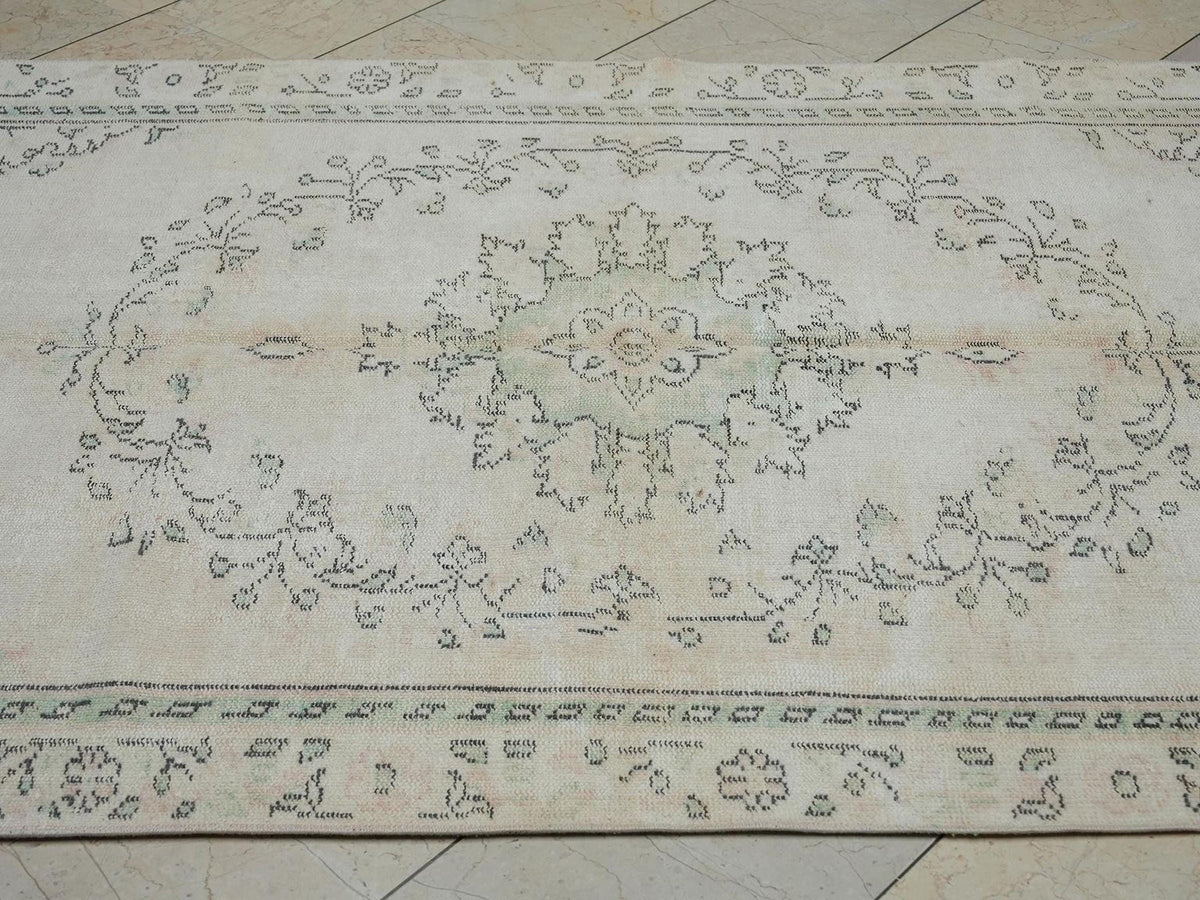 5x8.5 Vintage Handmade Oushak Rug,Floral Turkish Wool Rugs.