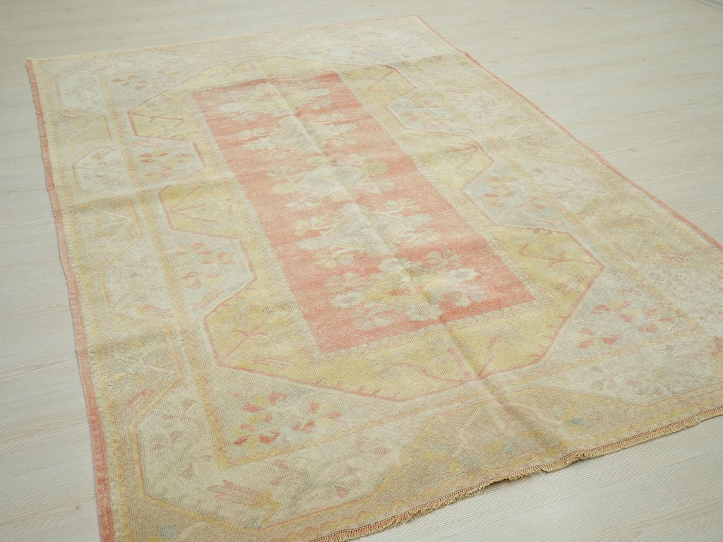 Handmade Wool Oushak Rug: Pastel Turkish Vintage Carpet (5,2"x7,8")