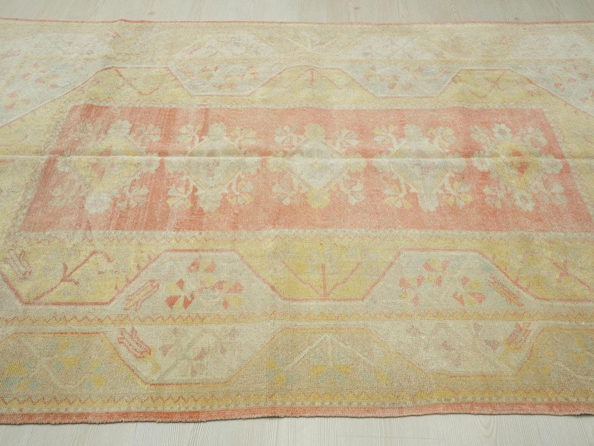 Handmade Wool Oushak Rug: Pastel Turkish Vintage Carpet (5,2"x7,8")