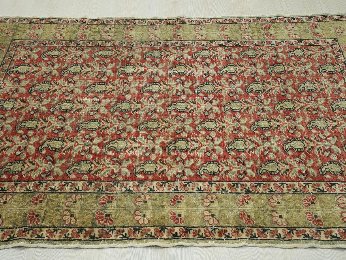 Small Turkish Wool Rug: Handmade Vintage Farmhouse Decor (3.8x5.7 ft)