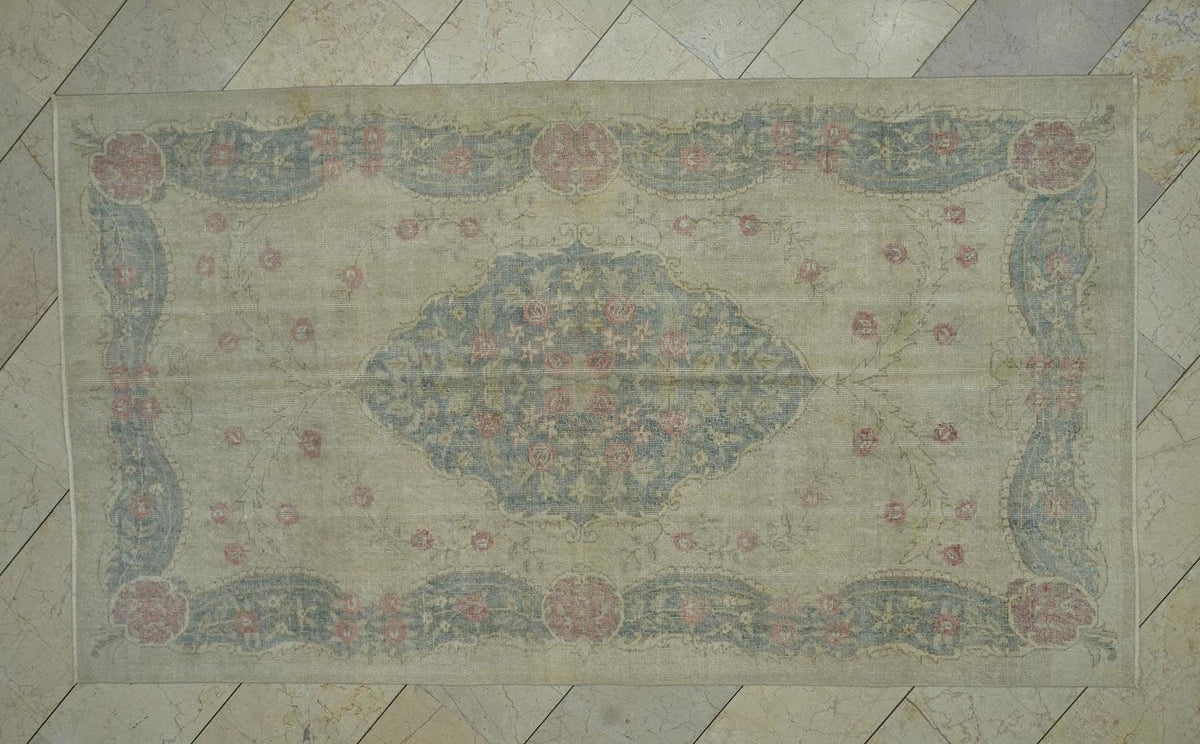 Small Vintage Oushak Rug: Beige Gray Turkish Wool Carpet (4.7x8.2 ft)