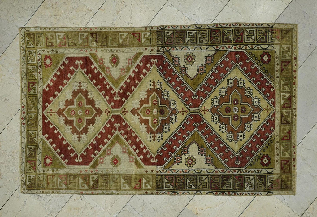 Vintage Wool Oushak Rug,3.5x5.7 Turkish Primitive Design Carpet.