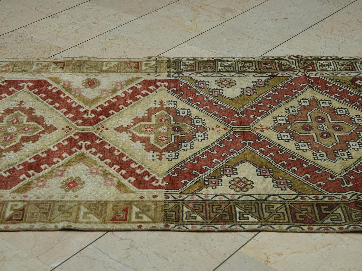 Vintage Wool Oushak Rug,3.5x5.7 Turkish Primitive Design Carpet.