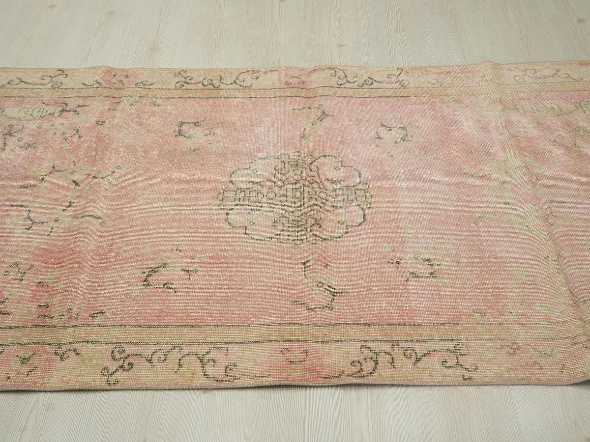 Small Salmon Pink Oushak Rug: Vintage Turkish Wool Carpet Rugs, 3,5"x6,7" Feet.
