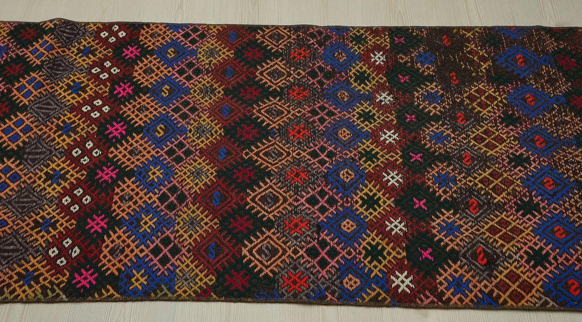 Vintage Turkish Kilim Rug Runner: Handmade Wool Embroidered Area Rugs (2.5x7.9 ft)