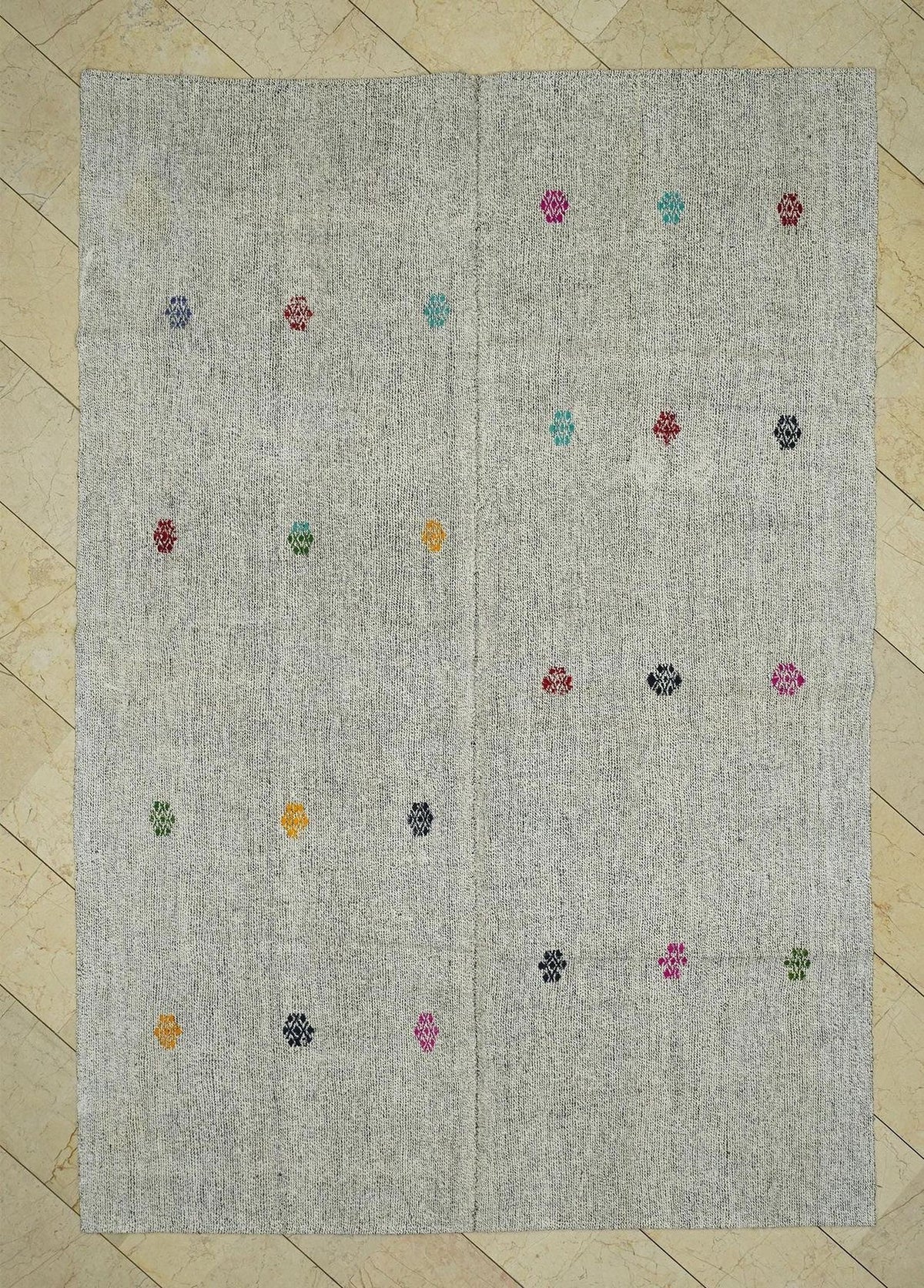 Naturel Gray Flatweave Rug: 6.7x9.6 ft, Farmhouse Outdoor Decor Turkish Kilim Rugs.