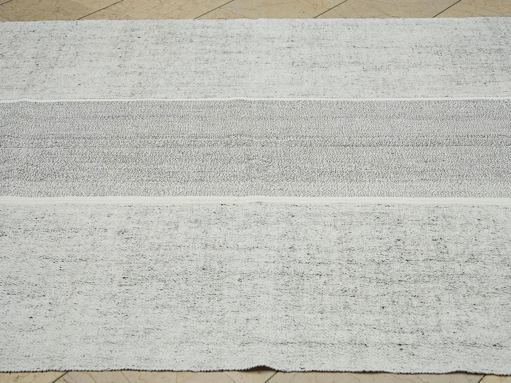 Handmade Gray Turkish Kilim Rug: Mid-Century Modern Flat Weave (5,2"x8,6" Feet)