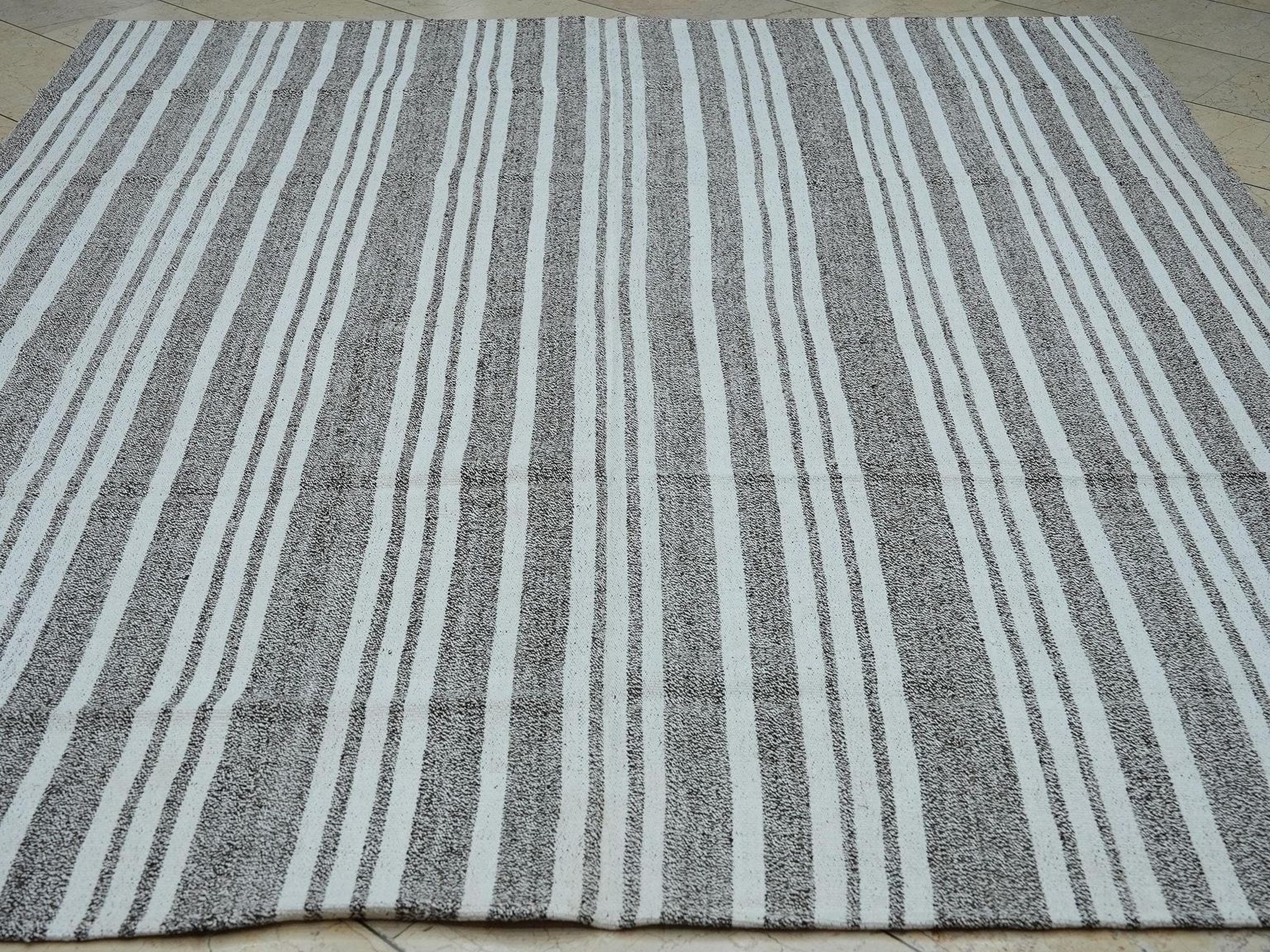 Vintage Turkish Kilim Rug: Organic Cotton & Goat Hair Rugs 7x9