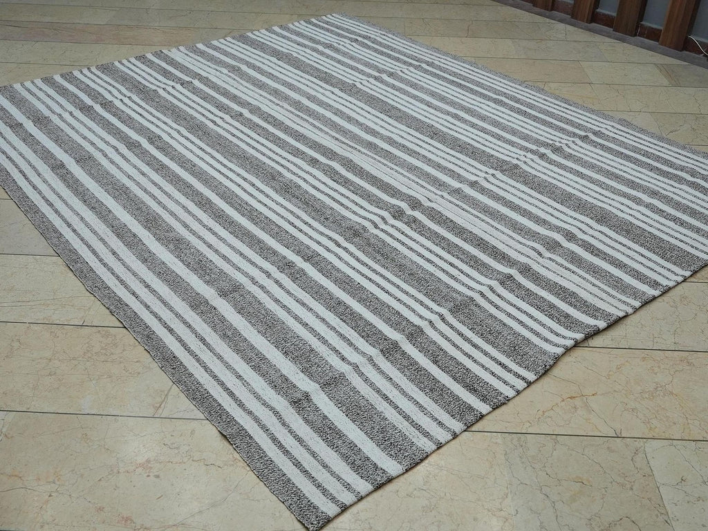 Vintage Turkish Kilim Rug: Organic Cotton & Goat Hair Rugs 7x9