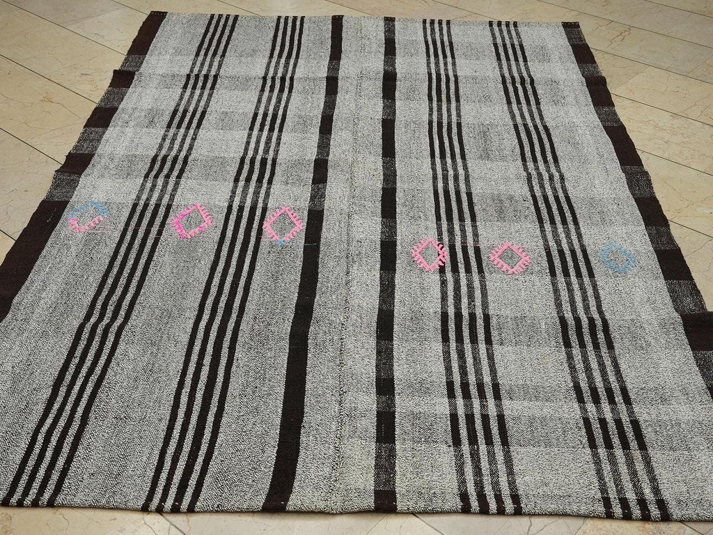 Vintage Turkish Kilim Rug: Brown Gray Anatolian Woven Floor Rugs 5.7"x8" Feet.