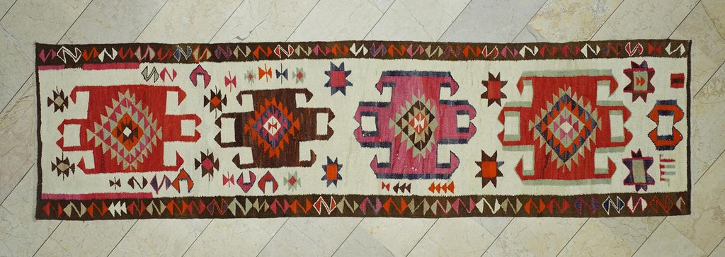 Vintage Turkish Kilim Rug Runner: Handmade Wool, Pink & White (3"x11,3")