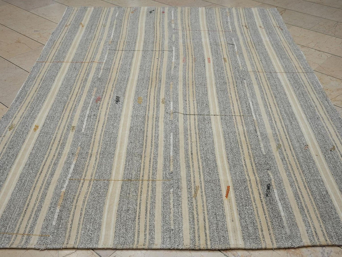 Vintage Cotton And Goat Hair, Mix Woven Turkish Kilim Rug,6x8.4 Feet.