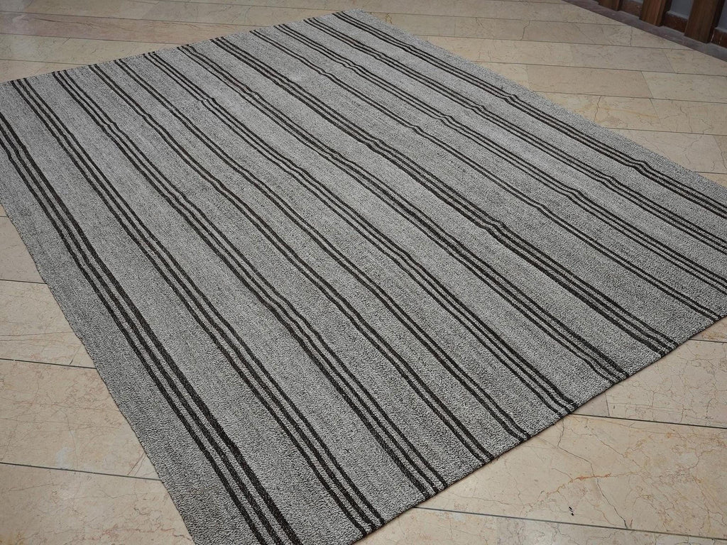 Large Turkish Flat-weave Rug: 6.8x8.6 Feet,Seasonal Outdoor Decor Scandinavian Style Rugs.