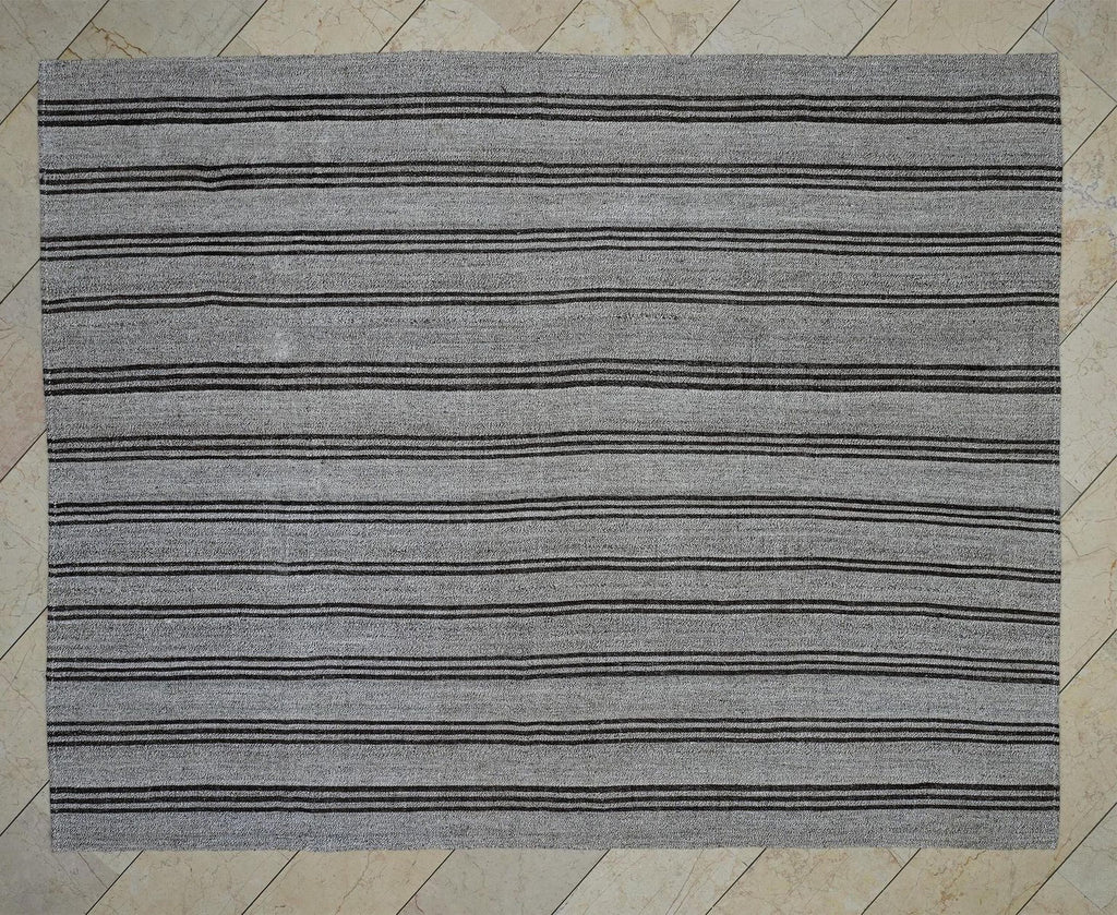 Large Turkish Flat-weave Rug: 6.8x8.6 Feet,Seasonal Outdoor Decor Scandinavian Style Rugs.