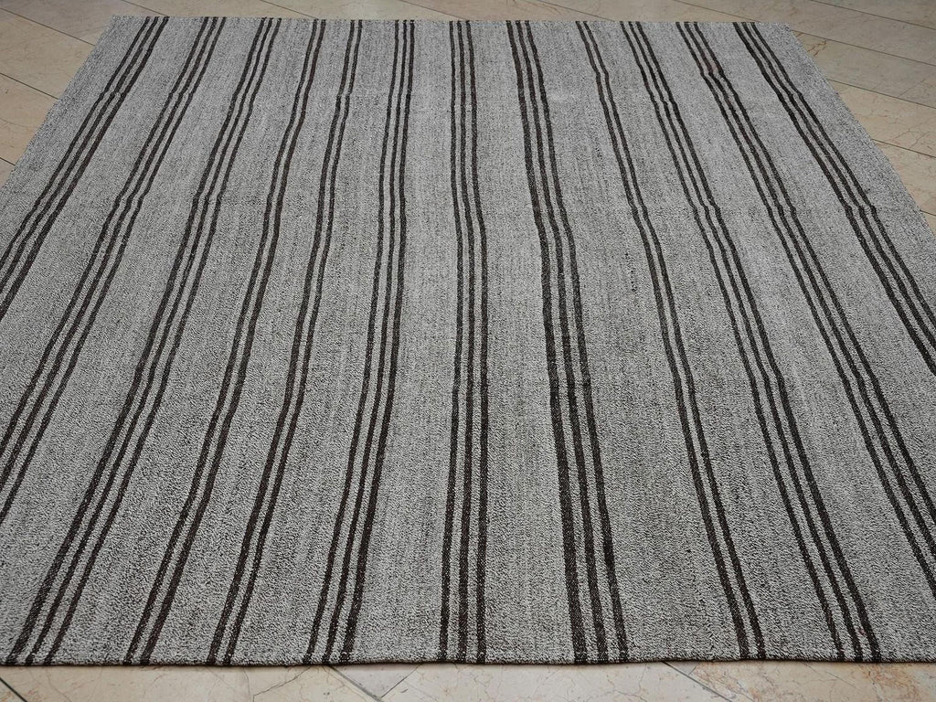 Large Turkish Flat-weave Rug: 6.8x8.6 Feet,Seasonal Outdoor Decor Scandinavian Style Rugs.