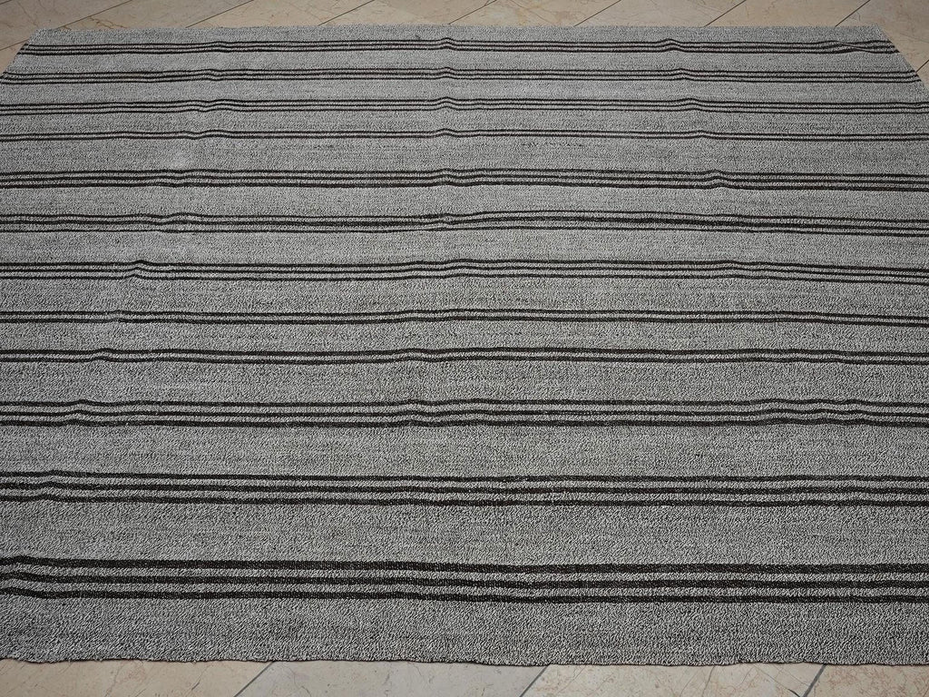 Large Turkish Flat-weave Rug: 6.8x8.6 Feet,Seasonal Outdoor Decor Scandinavian Style Rugs.