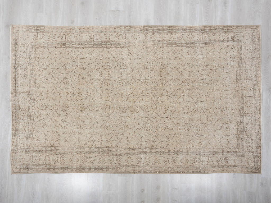 Vintage Turkish Wool Carpet Rug: 6,5x10,4 Feet,Floral Pattern Oushak Rugs.