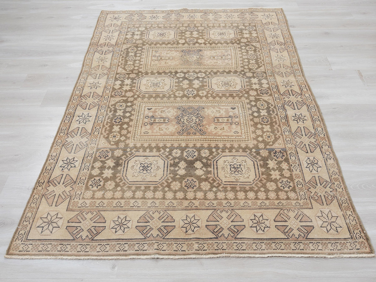 Handmade Wool Rug: 5,4x7,9 Feet,Neutral Decor Vintage Turkish Oushak Carpet Rugs.
