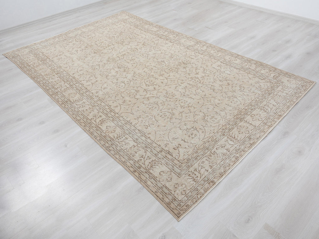 Vintage Turkish Wool Carpet Rug: 6,5x10,4 Feet,Floral Pattern Oushak Rugs.